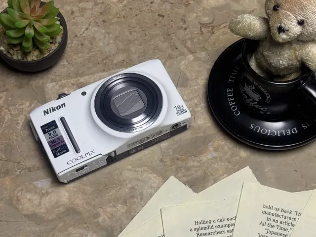 Nikon coolpix s9400