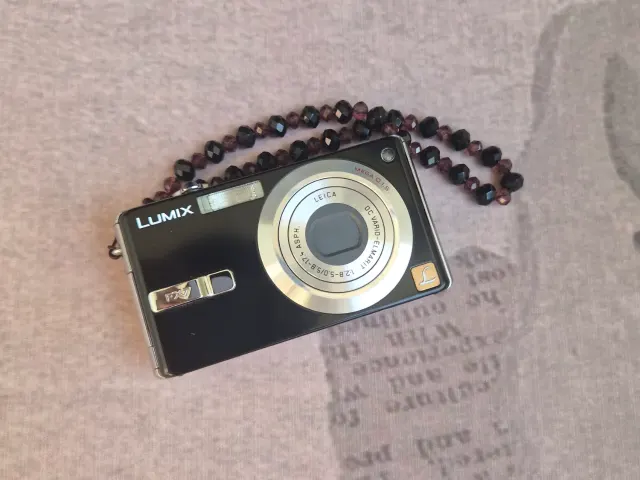 Lumix Parasonic FX7