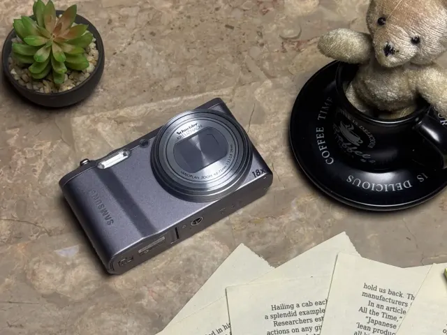 Samsung WB700