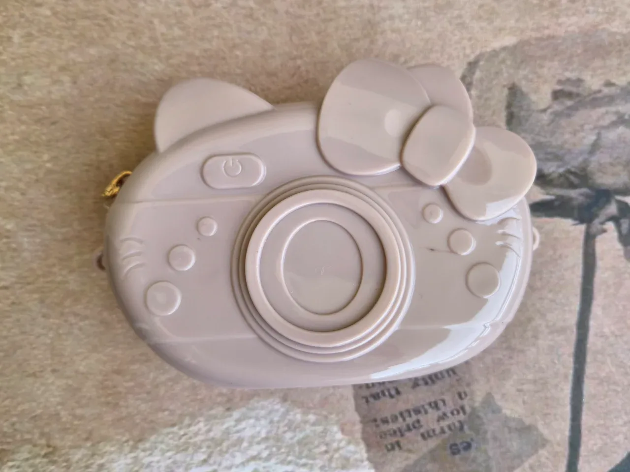 Off white camera case 5