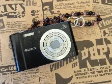 Sony Cyber-shot W800 with box thumbnail 2