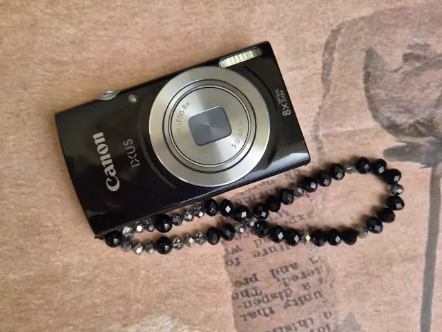 Canon IXUS 145 (with box)
