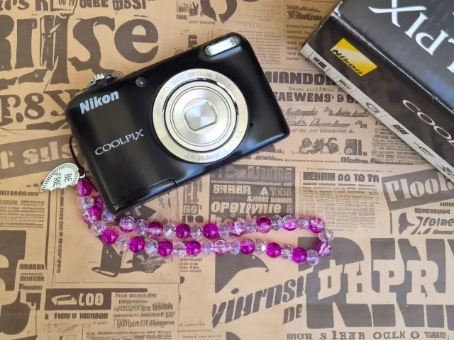 Nikon COOLPIX L27 (with box)