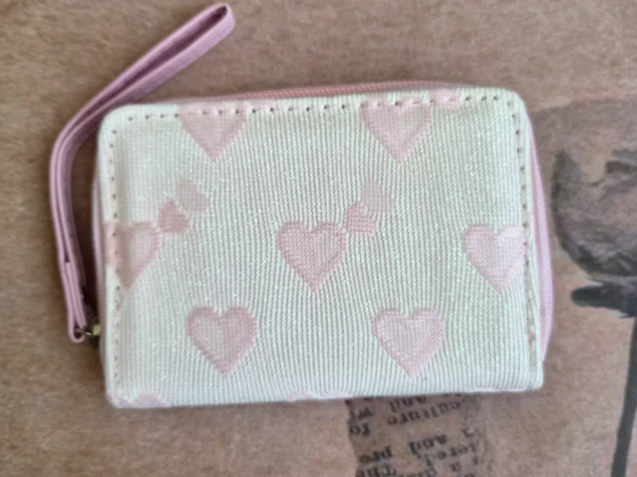Light pink hearts case 4