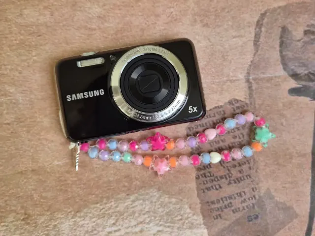 Samsung ES80 (with box)