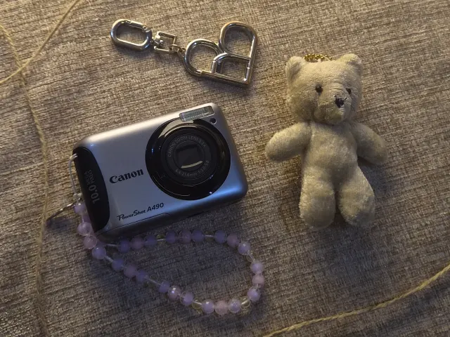 Canon PowerShot A490 (with box)